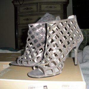Michael Kors,  Silver open toed sandals. Leather silver metallic heels